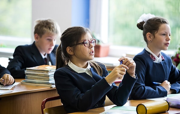 Согласно вашим знаниям, вы должны быть в четвертом-пятом классе!