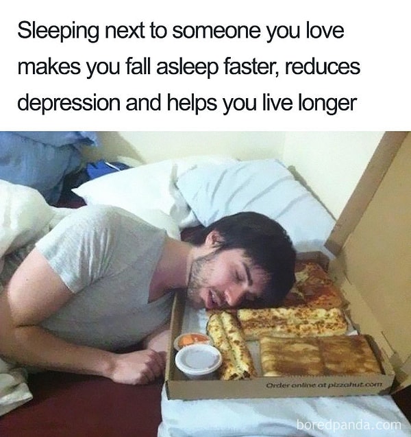 27. Сон рядом с тем, кого любишь, помогает вам засыпать быстрее, бороться с депрессией и дольше жить.