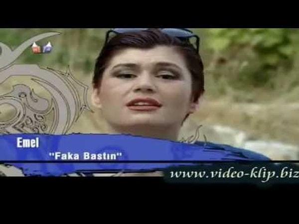 Emel Müftüoğlu - Faka Bastın Şarkı Sözleri