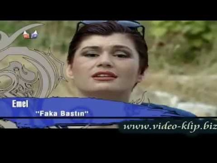 Emel Müftüoğlu - Faka Bastın Şarkı Sözleri