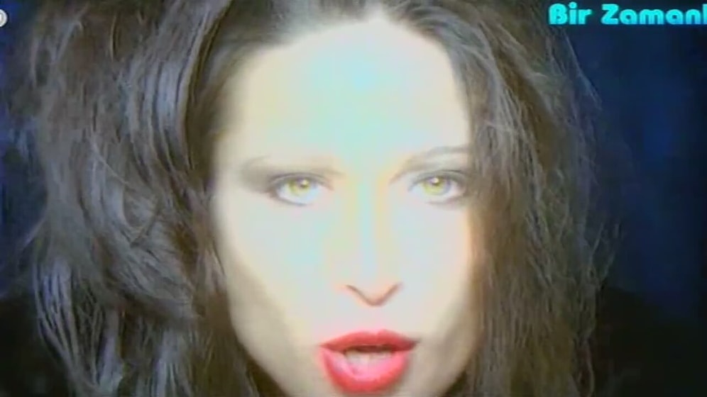 Tuğçe San - Neredesin Şarkı Sözleri