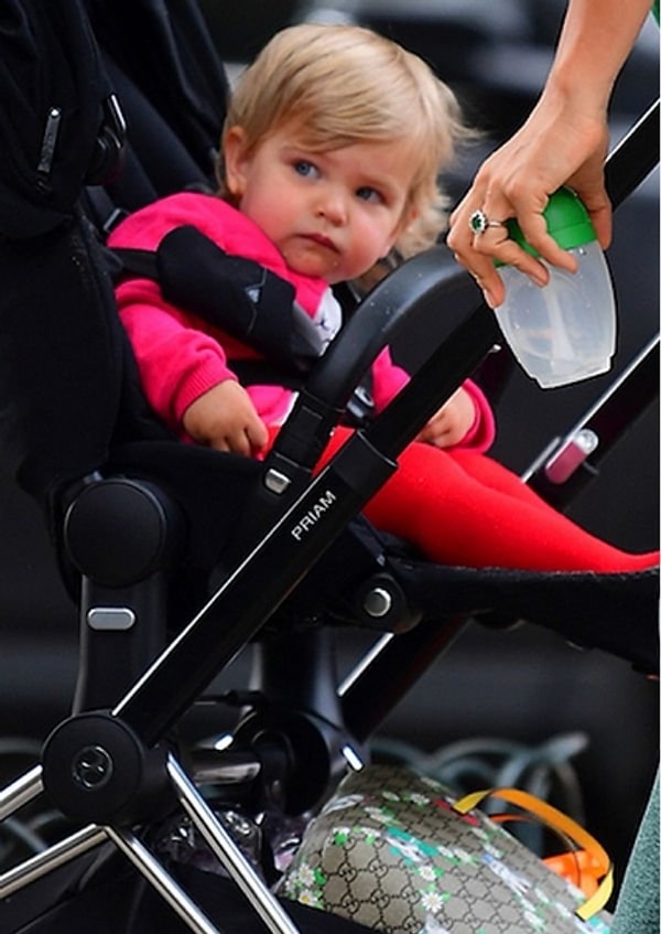 9. "У меня есть дочь, и она каждый день слушает это дома", - признался Купер.