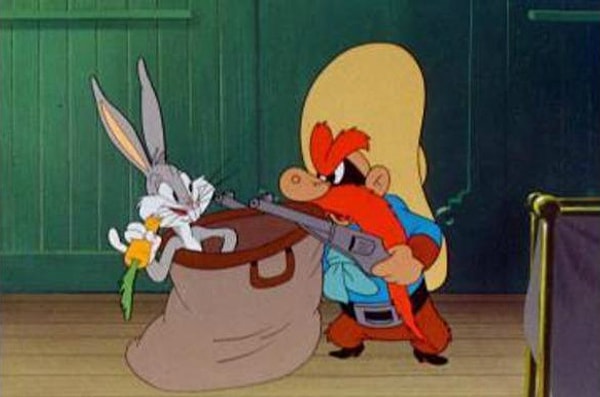 4. Кто угрожает Багзу Банни здесь?