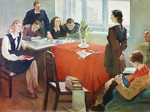 2. В комсомольскую организацию, согласно уставу, принимали...