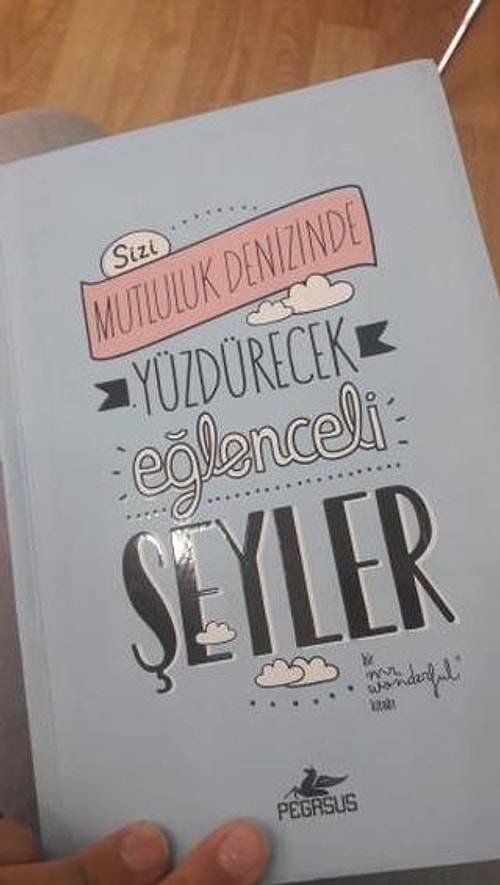 Yeni Nesil Türk Edebiyatı'na Eleştirel Mizahıyla Ders Veren 'Ben Edebiyat Değilim' Hesabından 17 İbretlik Paylaşım