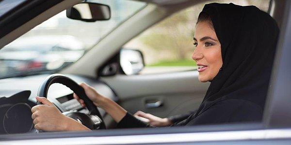 Kadınların araba kullanmayacağı düşüncesinin geçerli olduğu tek ülke Suudi Arabistan'dı. Onlar bile bunun saçmalığının farkında vardılar.
