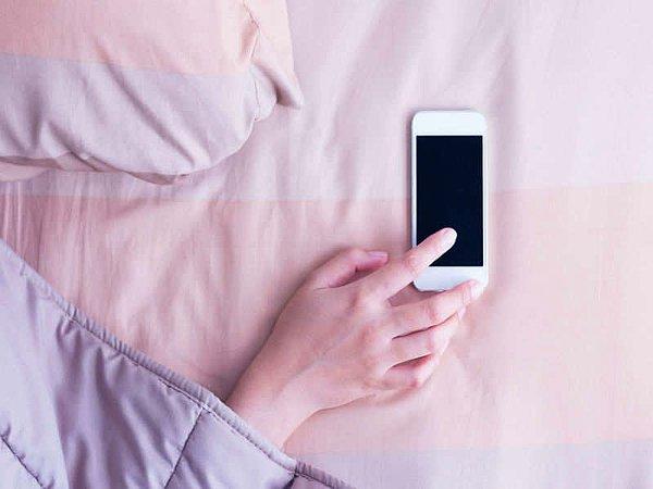 Çinli bir kadın, bir haftalık tatili boyunca sadece uyurken telefonunu elinden bıraktı!