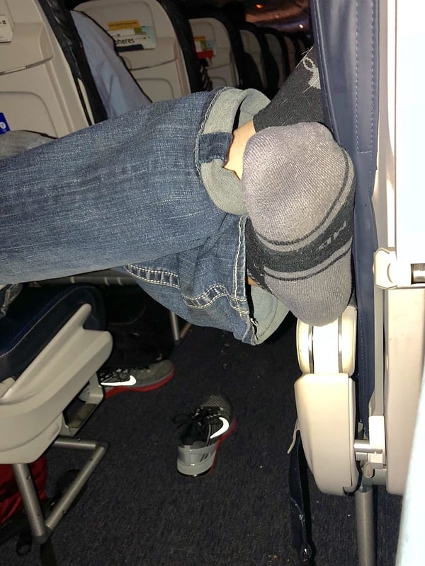 4. "Да подумаешь, что я загорожу всему салону проход..."