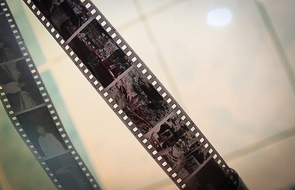 10. Какой зеркальный фотоаппарат считался вершиной советской фототехники?