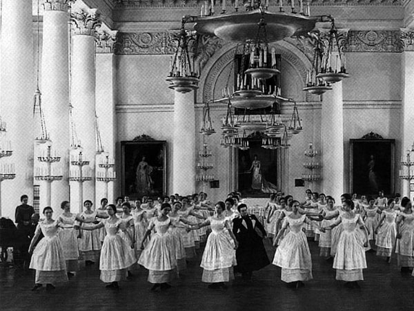 5. Как нужно было себя вести, если воспитаннице делала замечание пепиньерка?