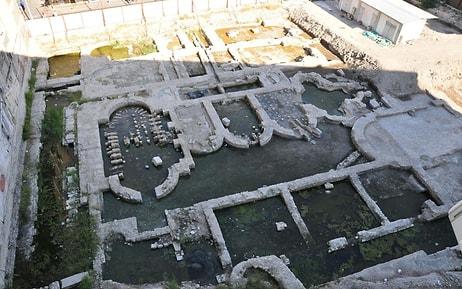 İzmir'de Yıkılan İşhanı Zemininde Antik Roma Dönemine Ait İmparatorluk Salonu Bulundu