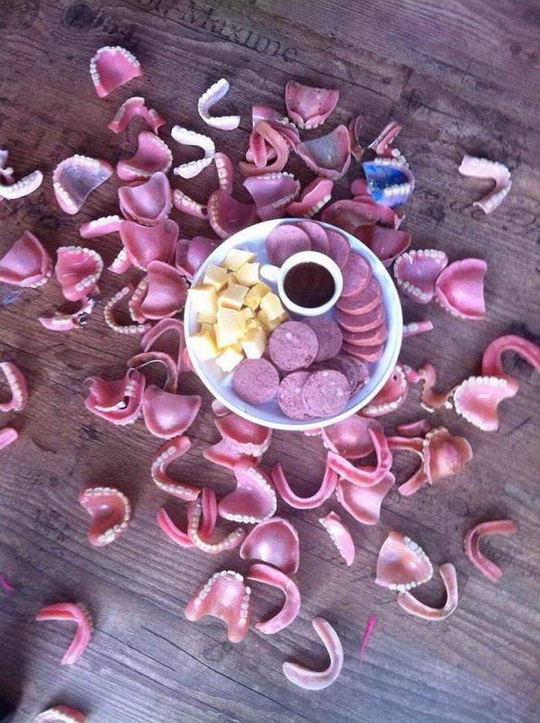 13. Даже думать страшно о том, как и зачем делалось это странное фото