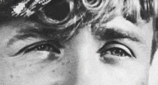 8. И, наконец, какой актер изображен на данном снимке?