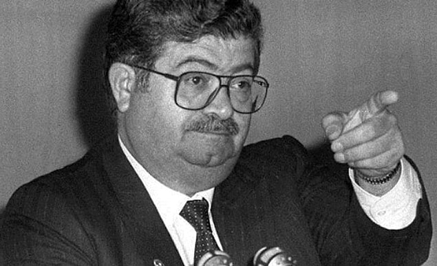 25. Turgut Özal'dan önceki cumhurbaşkanı kimdir?