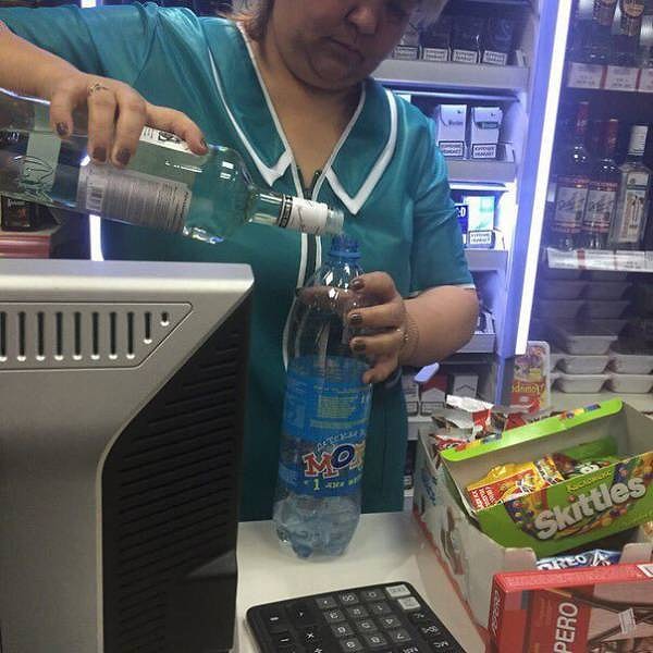 28. Продавец года