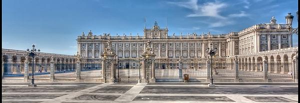 9. Madrid Kraliyet Sarayı, İspanya.