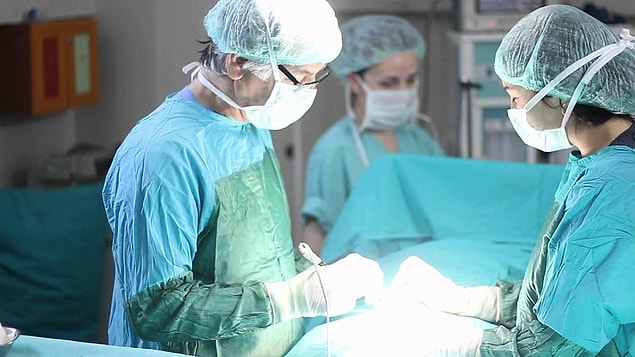 İki yıl kadar uygun akciğer bekleyen hastaya 2017 yılında nakil yapıldı.