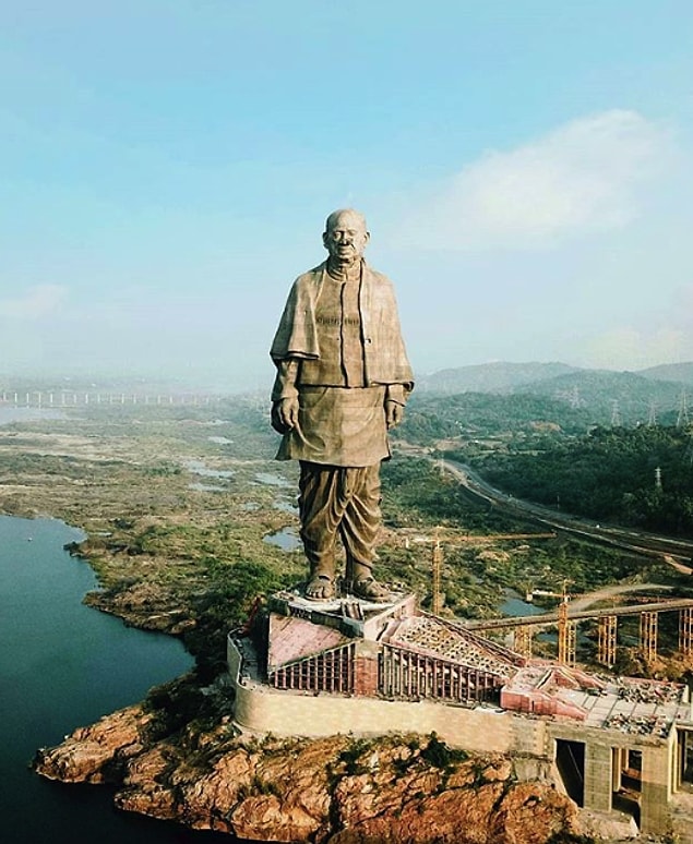 Britain donated over £1 billion to India and India was also spending £330 million on the build!