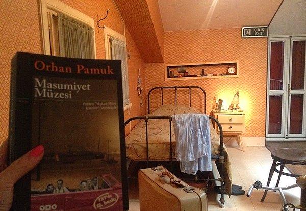 9. Nobel ödüllü Orhan Pamuk’un "Masumiyet Müzesi" kitabını öğrencilerine öneren öğretmene "kınama" cezası verilmesi.