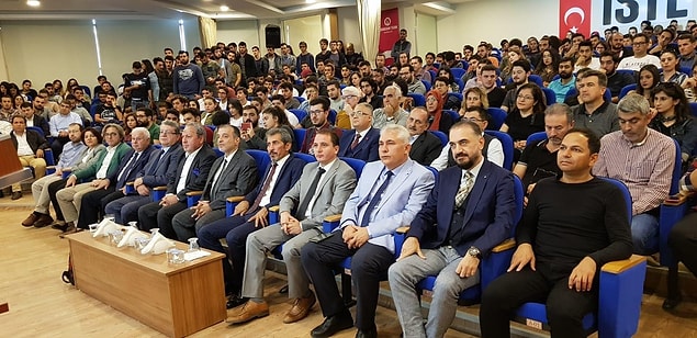 Türkiye Zeka Vakfı’nı 26 yıl önce Mili Eğitim Bakanı Ziya Selçuk ile birlikte kurduklarını söyleyen Oğuz, şöyle devam etti 👇