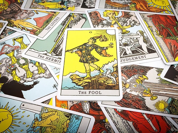 2. А теперь выберите карту Таро: