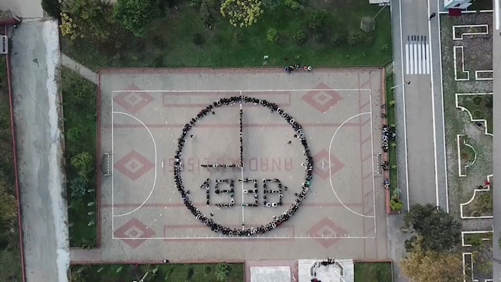 Devrek Anadolu Lisesi'nden Muhteşem 10 Kasım Koreografisi