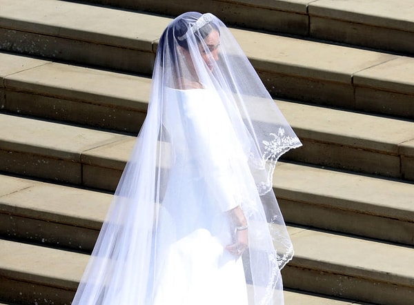 15. Но платье, которое стоит 300 тысяч долларов, Меган купила на свои накопленные деньги.