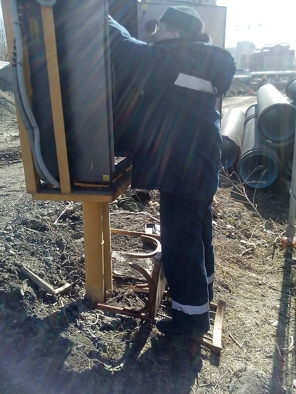 16. Этот парень знает технику безопасности, как свои три пальца 😂