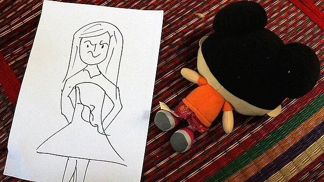 'Onu amca olarak öpüp sevmem normaldir.'