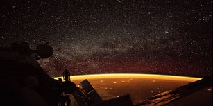 Olağanüstü Bir Manzara! NASA Astronotlarından Biri Dünya'yı Saran Turuncu Parlak Işığı Fotoğrafladı