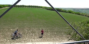 Sahibinin Gözleri Önünde Bir Drone'a Yem Olan Bisiklet