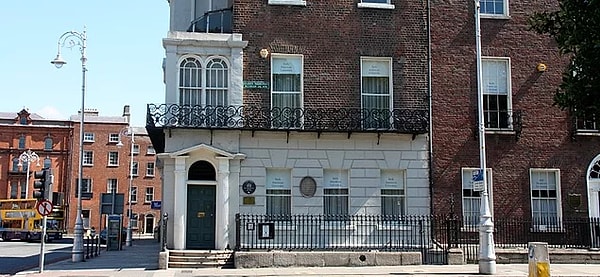 6. Еще один типичный английский дом. Кто в нем жил?