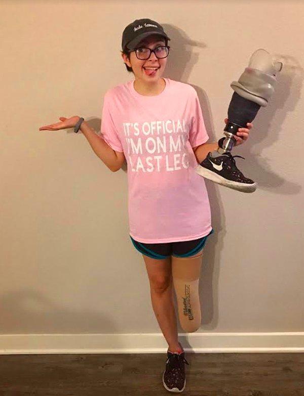 Teksas'ta yaşayan 25 yaşındaki Marisa Cogswell'e, geçtiğimiz yıl 1 milyon kişiden sadece birinde görünen sinovyal sarkomu adlı kanser teşhisi konuldu.