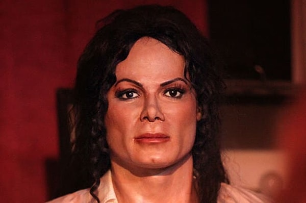 4. Это легко. Перед вами восковая фигура...