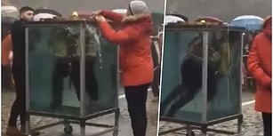 İçi Su Dolu Kafesten Çıkmaya Çalışırken Ölümle Burun Buruna Gelen İllüzyonist