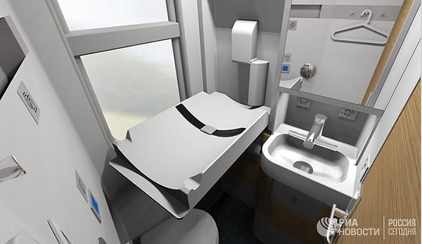 5. В туалете можно отыскать пеленальный столик, гигиенический душ, сушилку для рук, бумажные полотенца и, конечно же, дозатор с мылом.