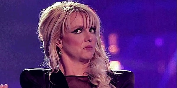 14. «Как-то мне сказали, что для мамы на мне слишком много косметики».