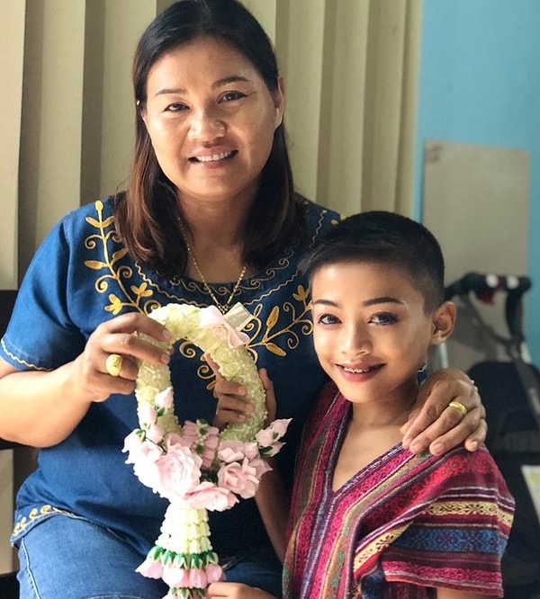 Нес с матерью