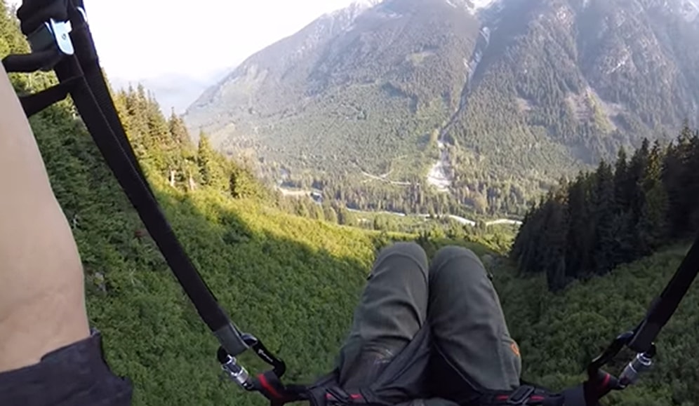 Binlerce Metreden Aşağıya İnen Paraşütçünün İzlerken Hayran Kalacağınız Mükemmel Görüntüleri