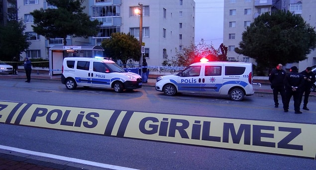 Olay yeri güvenlik şeridiyle çevrildi, inceleme yapıldı.