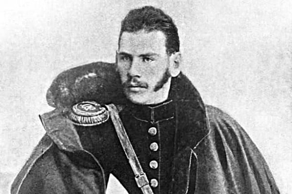 1. В каком важном историческом событии принимал участие Толстой?