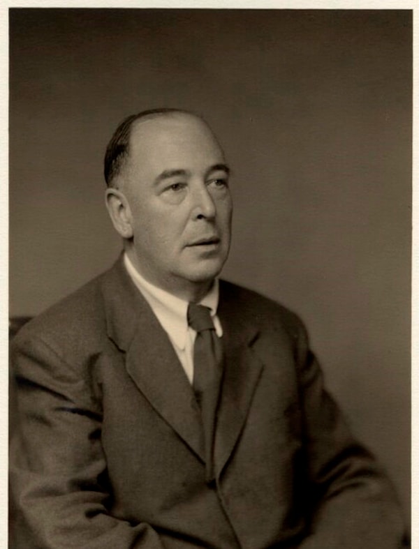 9. Что написал К.С. Льюис?