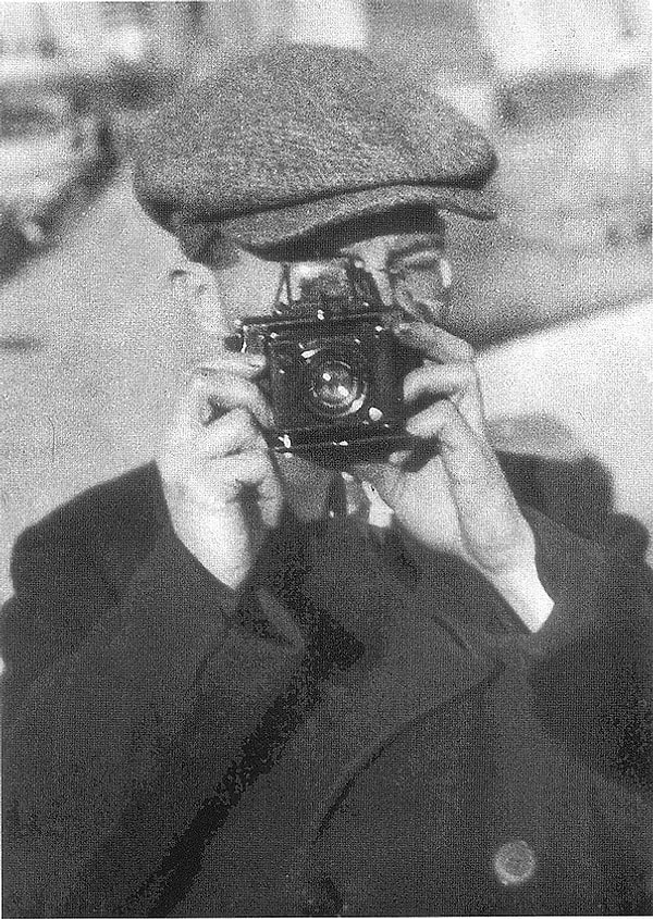 12. Каков творческий псевдоним Ильи Арнольдовича Файнзильберга?