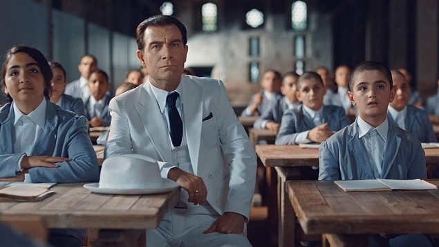 Siyasal, toplumsal ve ekonomik baskılara karşı hayata geçirilmiş Köy Enstitüleri, hiç anlatılmadığı bir dille karşımızda