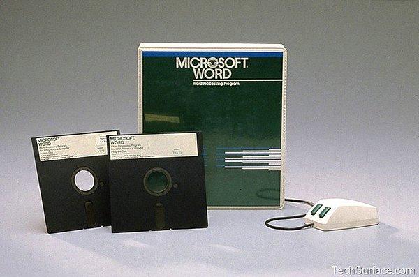 2. Kasım 1985'te Microsoft Windows’un ilk sürümü yayınlandı; Windows 1.0, bir 16 bit’lik bir sistemdir.