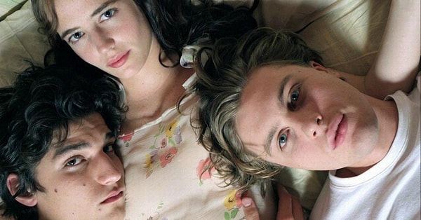 10. Откуда родом главные герои фильма "Мечтатели": Мэттью, Изабель и Тео?