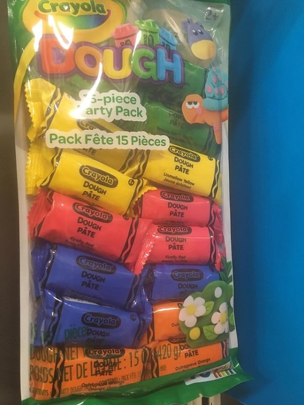 1. Ну почти конфеты: пластилин! Ведь кто из нас не лакомился им в детстве...