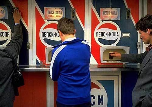 6. Кто из руководителей СССР стал неофициальным рекламным лицом компании Pepsi?
