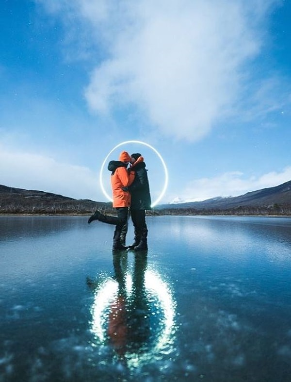 В тот же вечер Александром была выпущена новая песня под названием "Северное сияние".