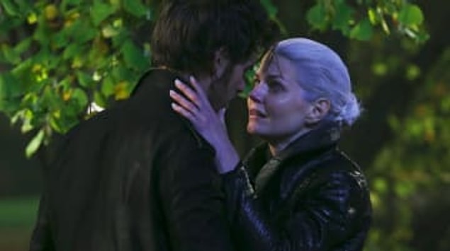 19. ''Once Upon A Time''da, Hook'un Storybrooke için kendini feda etmek zorunda kaldığı sahne.